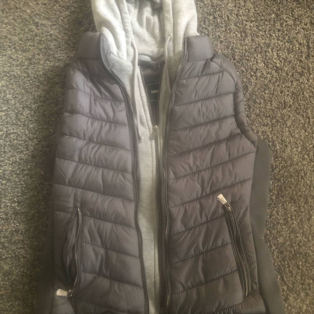 Snobbish vest